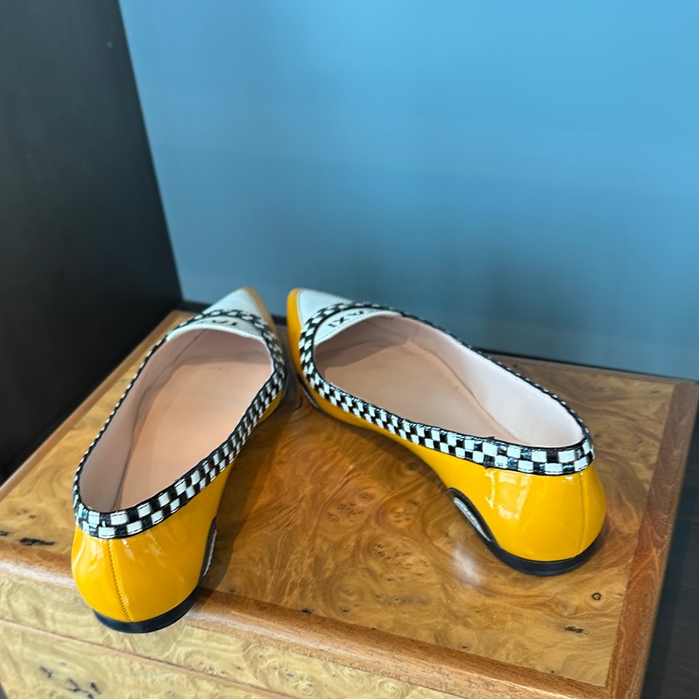kate spade Yellow, White & Black 'TAXI' Pointed Toe Flats - Picture 3 of 6